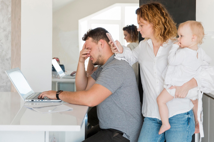 How to Choose the Perfect Baby Carrier: <br>A Parent's Guide to Safety, Comfort, and Style